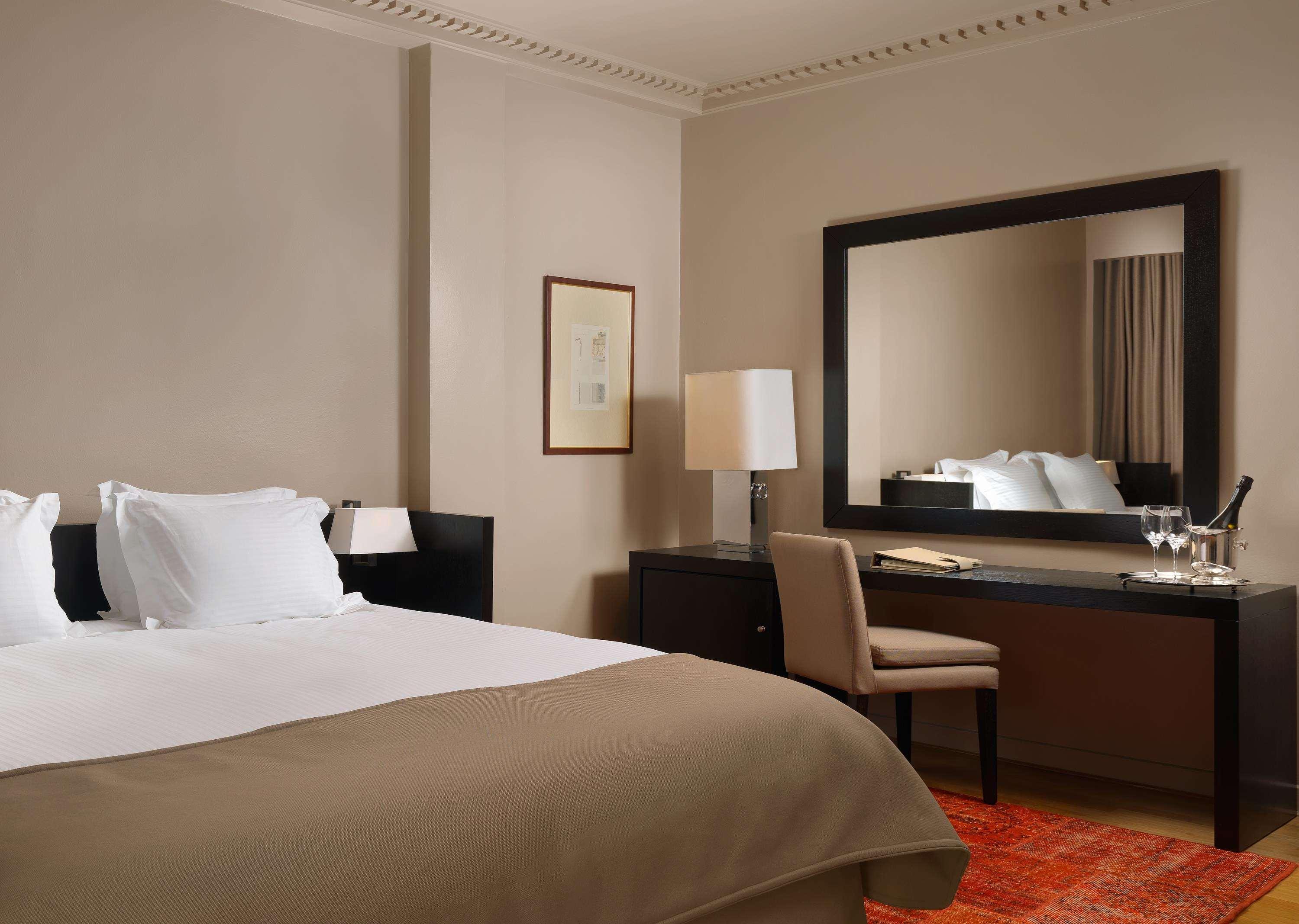Njv Athens Plaza Atenas Quarto foto A bedroom at the hotel