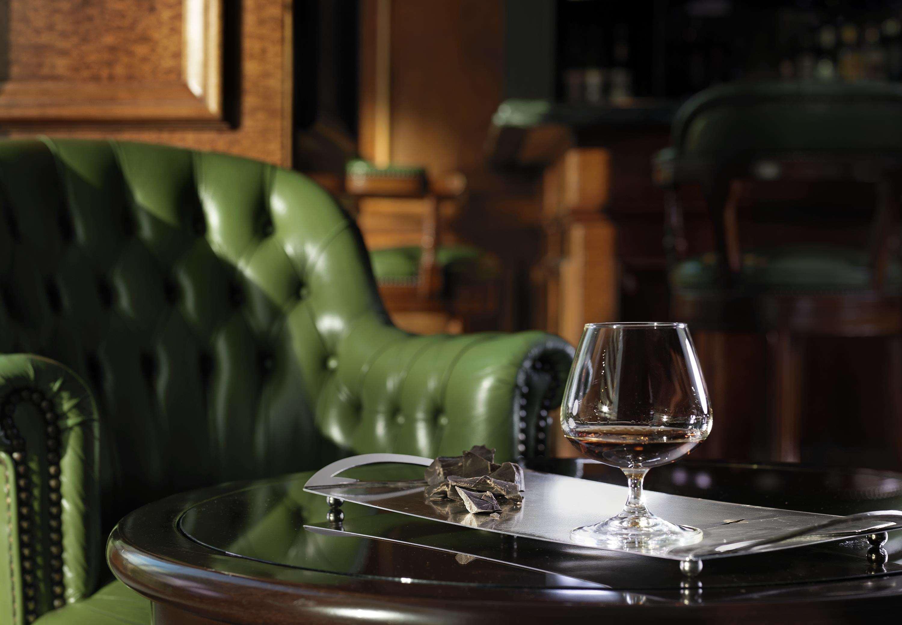 Njv Athens Plaza Atenas Restaurante foto A cognac glass