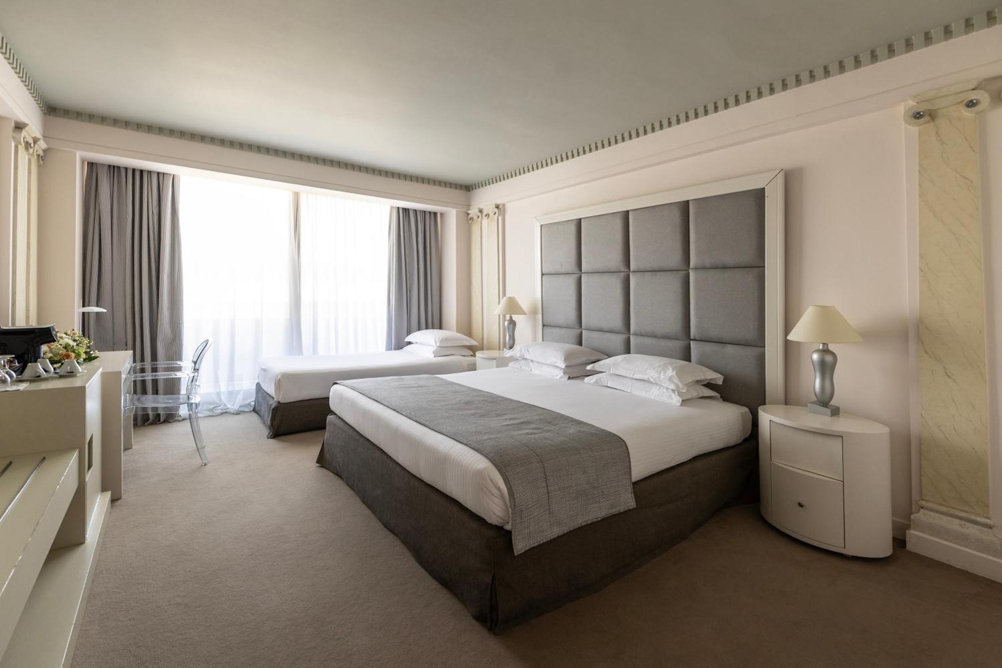 Njv Athens Plaza Atenas Exterior foto A room at the hotel